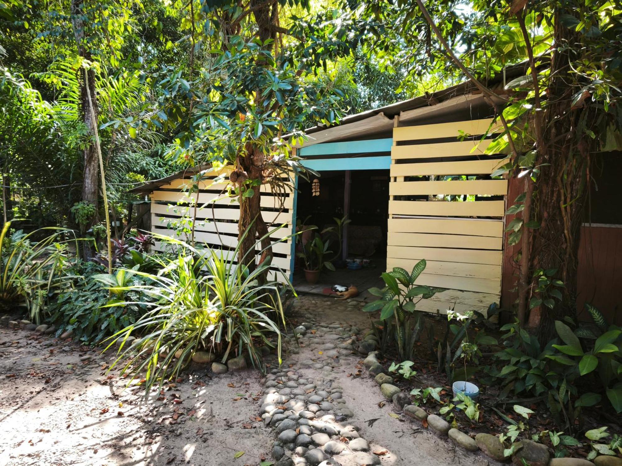 Aya Ni Hotel Pucallpa Exterior foto